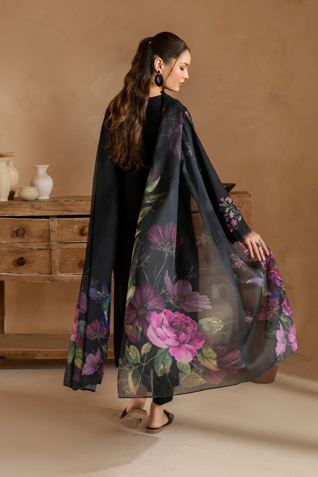 UE-477 Embroidered Lawn - Image 3