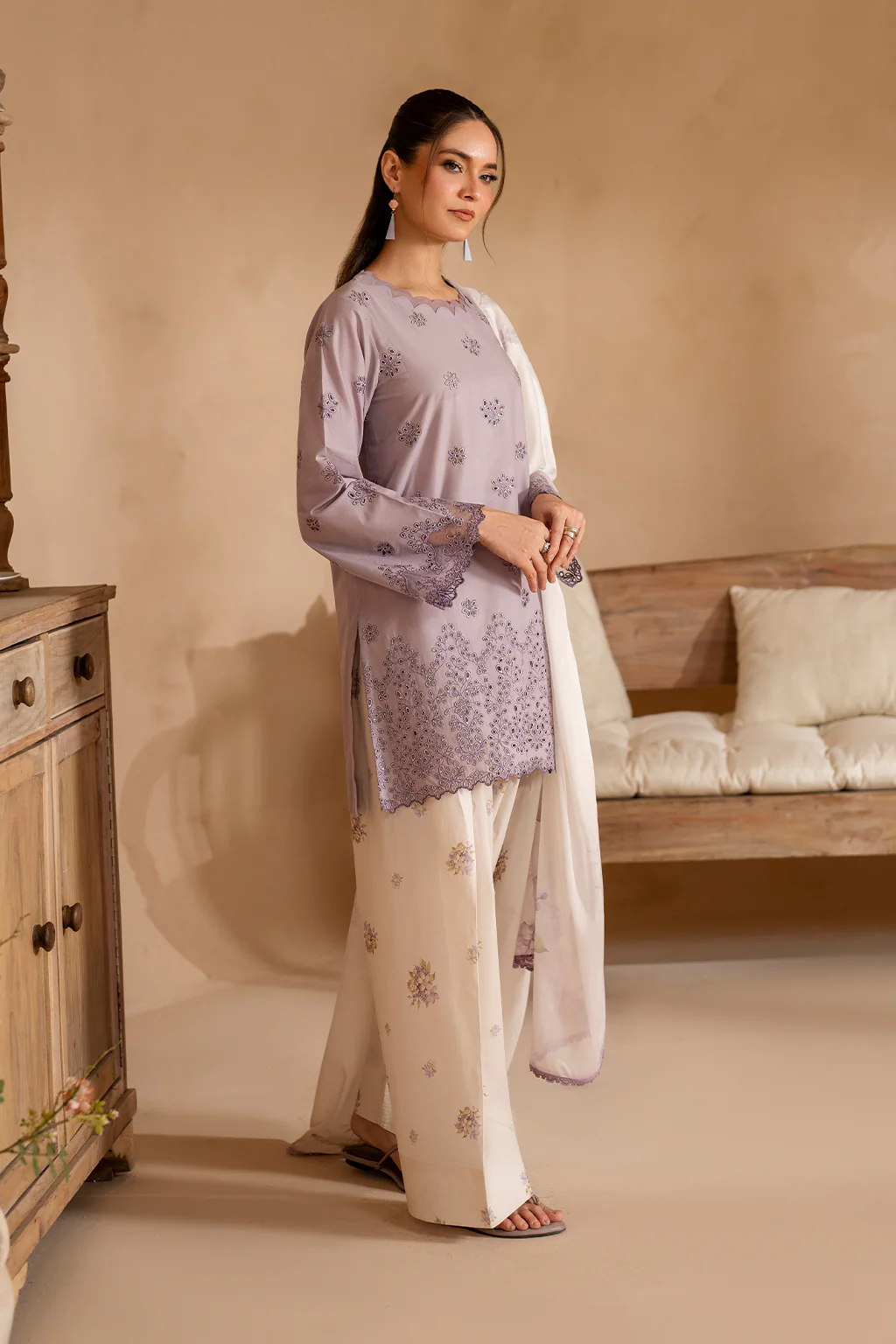 UE-478 Embroidered Lawn - Image 9