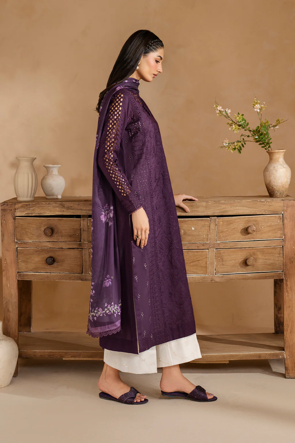 UE-481 Embroidered Lawn - Image 5