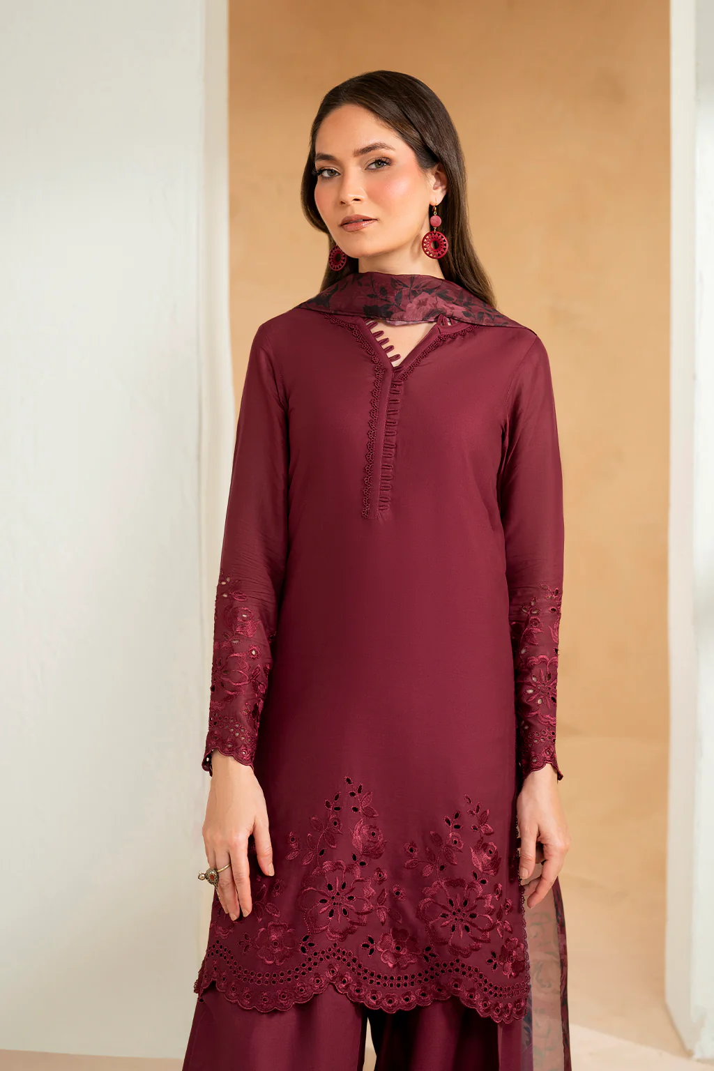 UE-484 Embroidered Lawn - Image 7