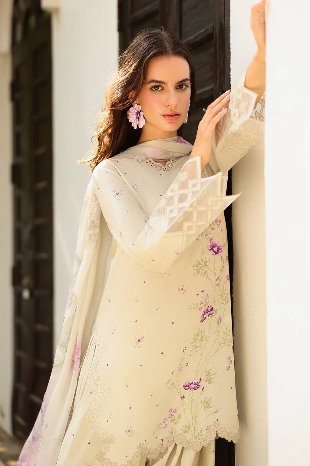 UE-498 Printed Lawn - Image 4
