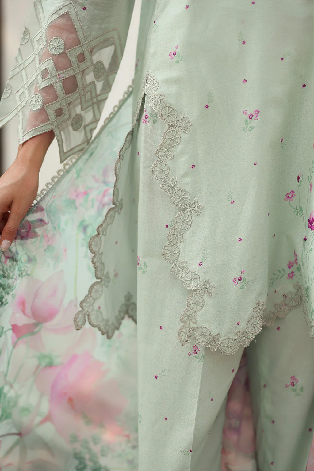 UE-500 Printed Lawn - Image 5