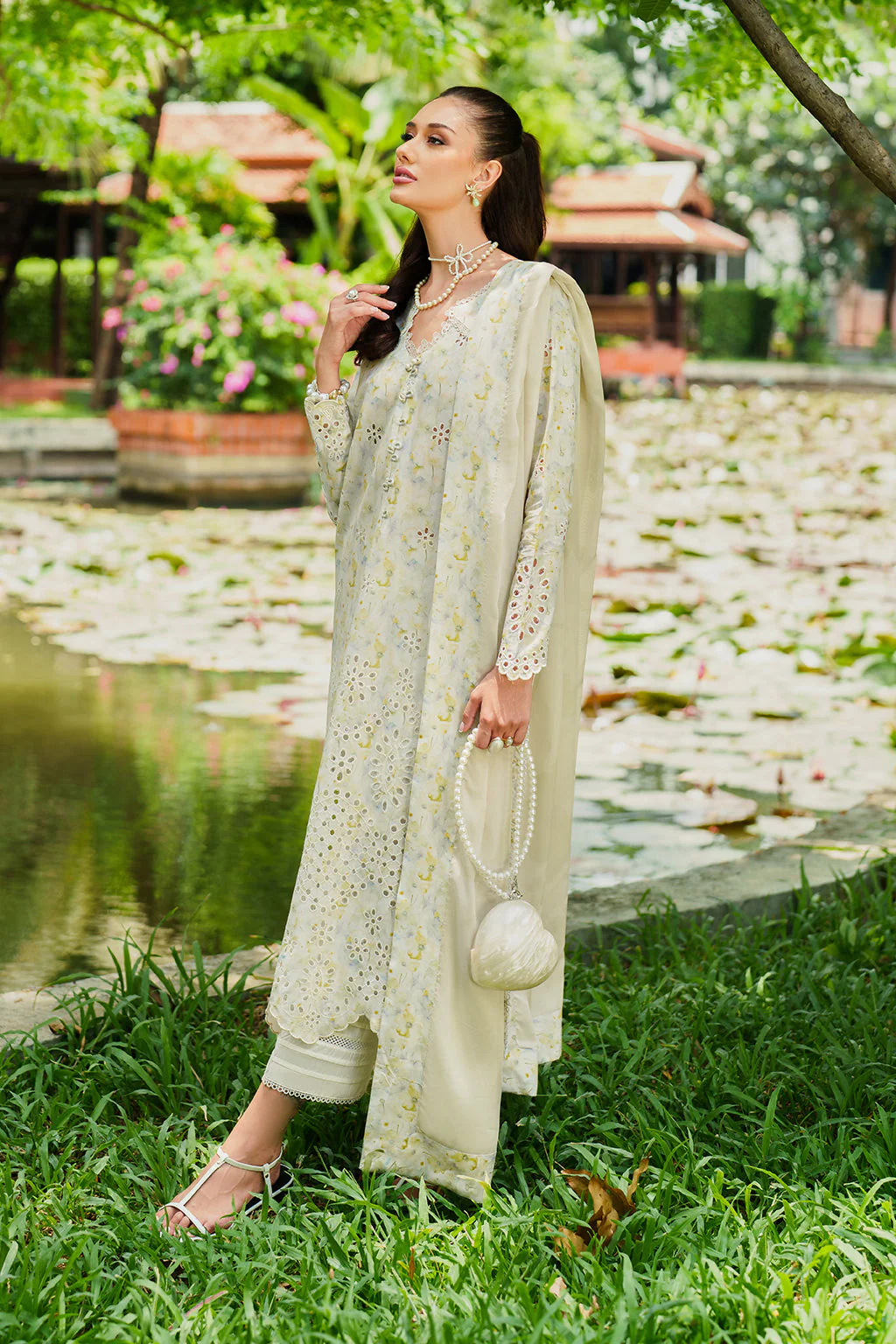UE-501 Embroidered Lawn - Image 5