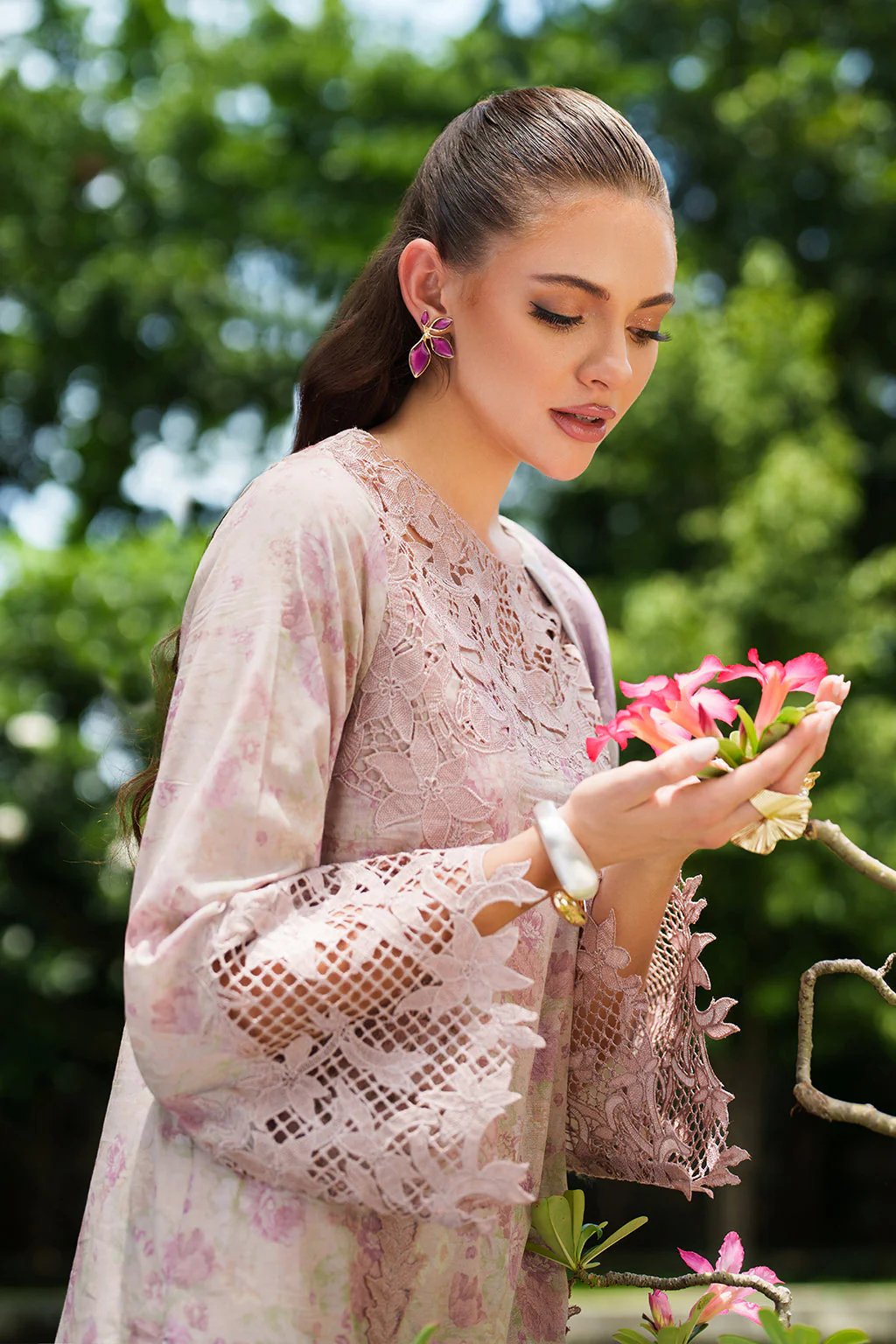UE-505  Embroidered  Lawn - Image 6