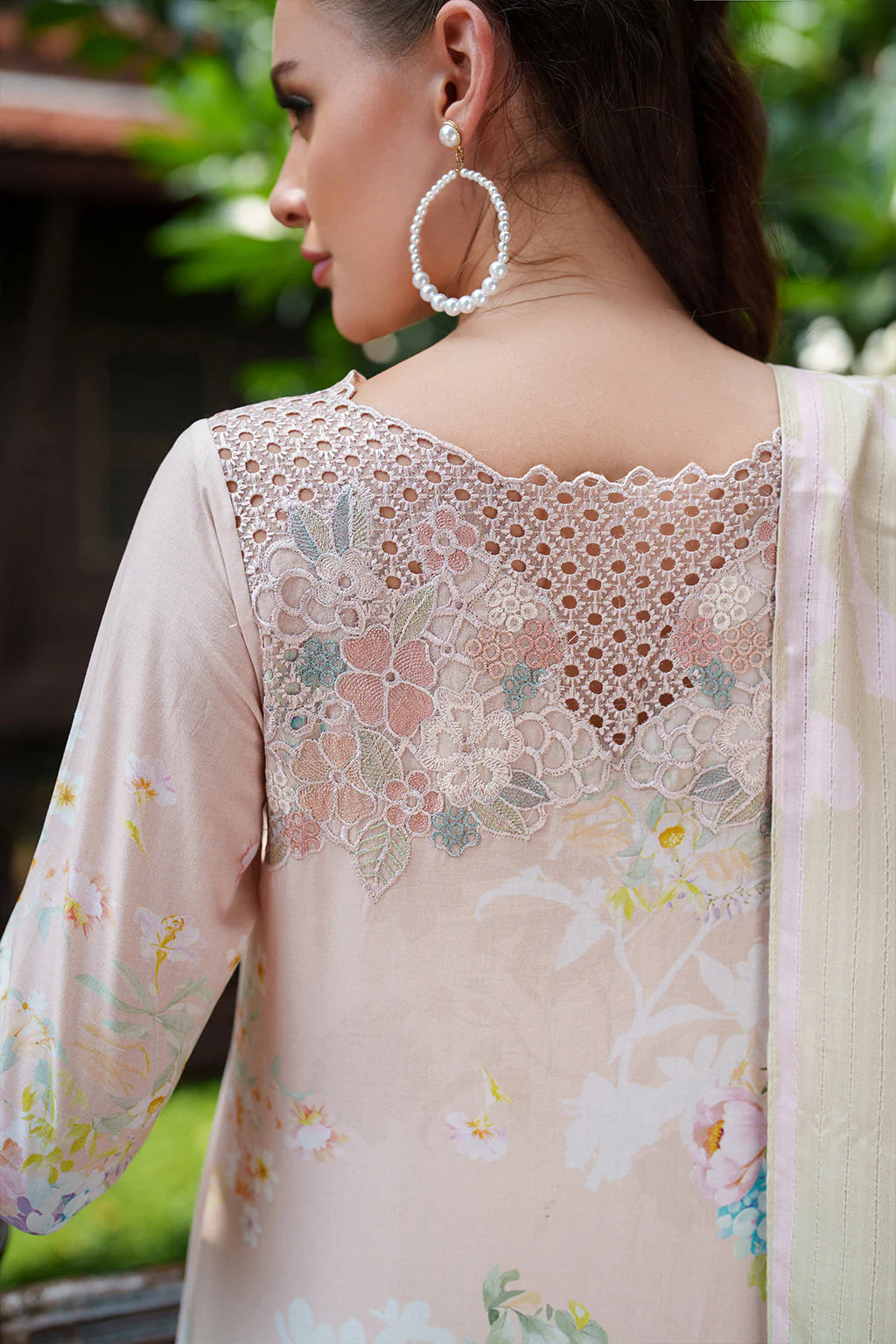 UE-506  Embroidered  Lawn - Image 5