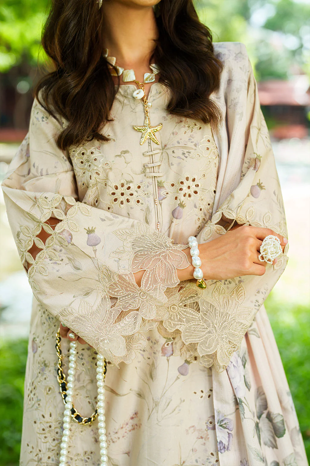 UE-507  Embroidered  Lawn - Image 4