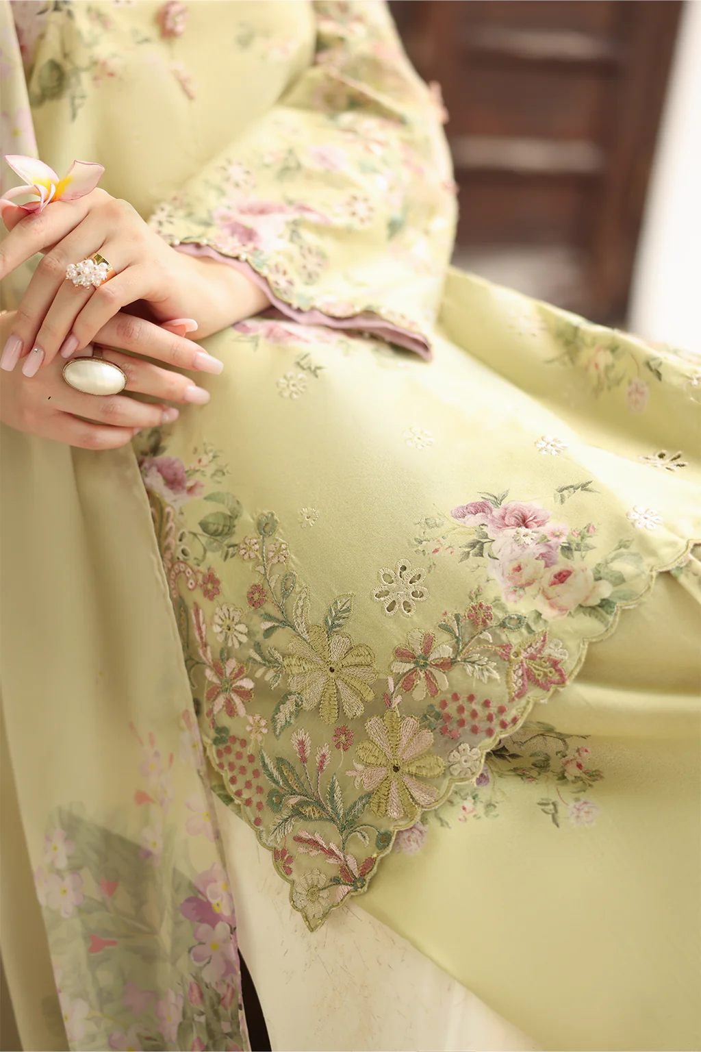 UE-523 Printed Lawn - Image 8