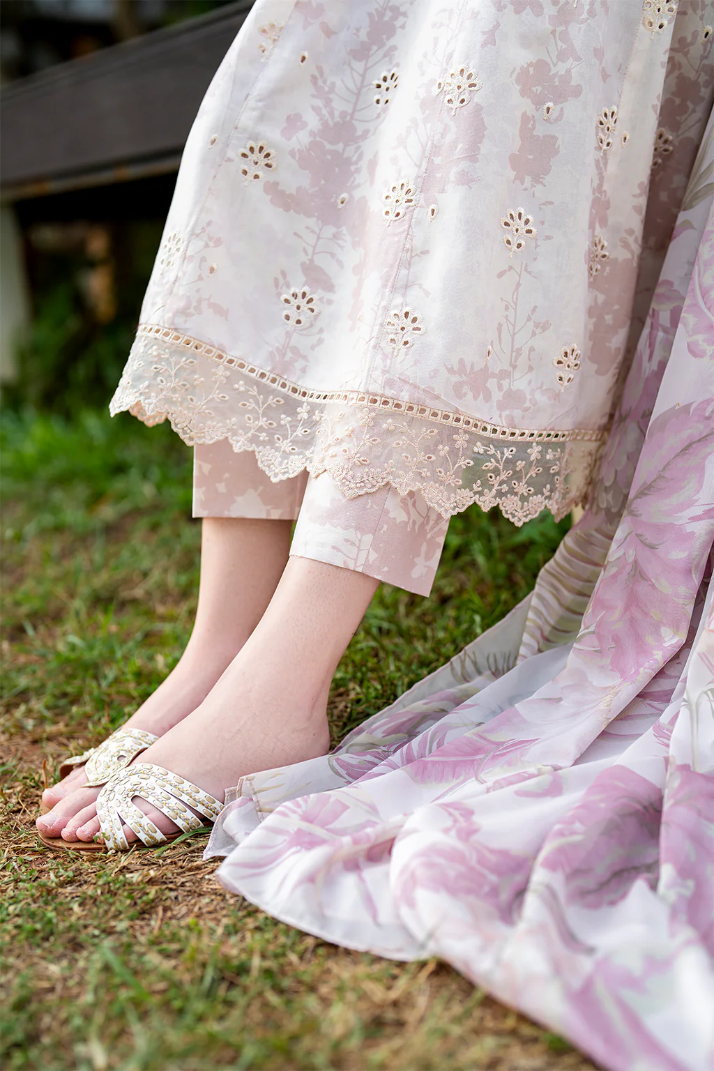 UE-526 Printed Lawn - Image 4