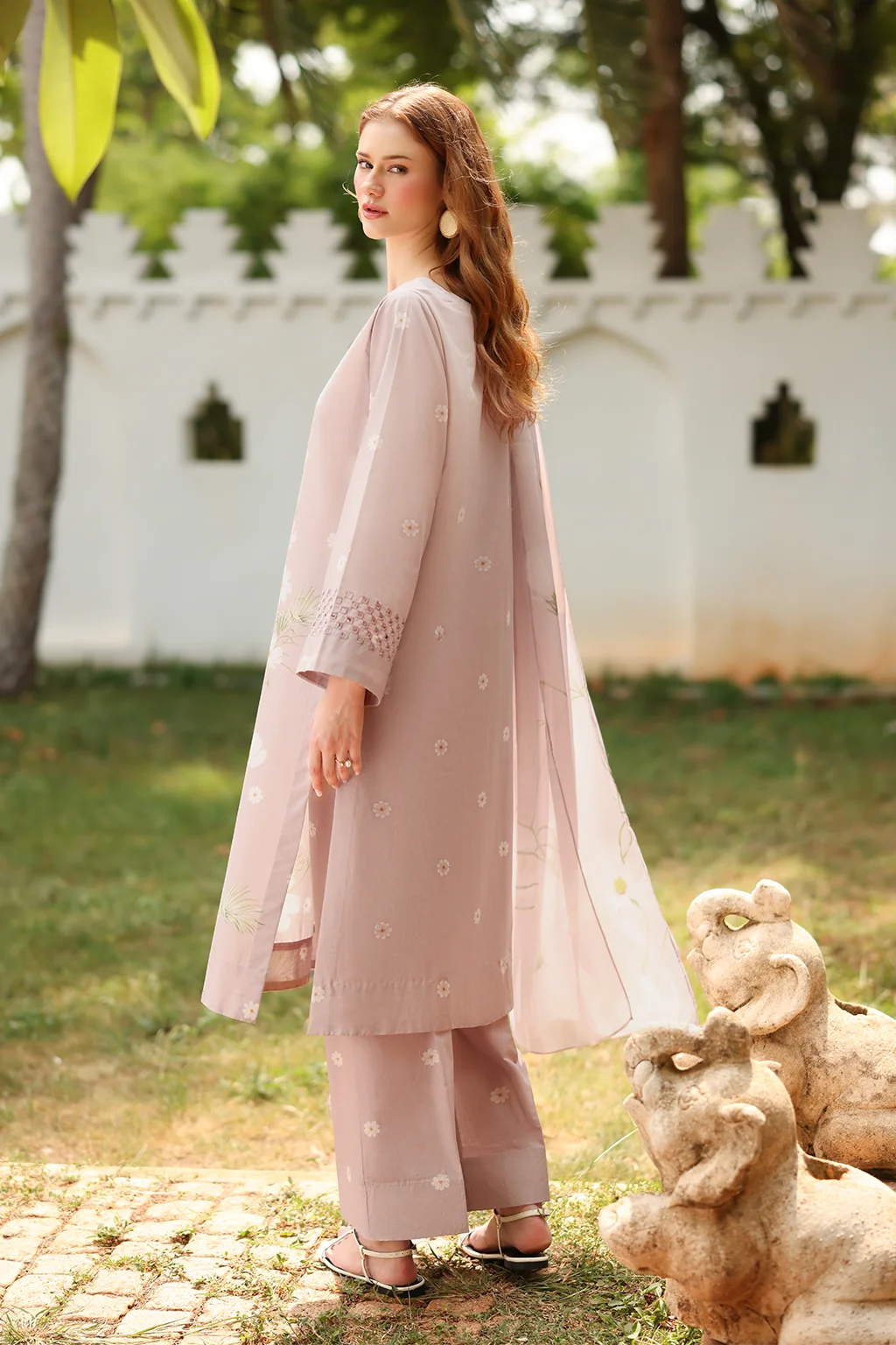 UE-529  Printed Lawn - Image 2