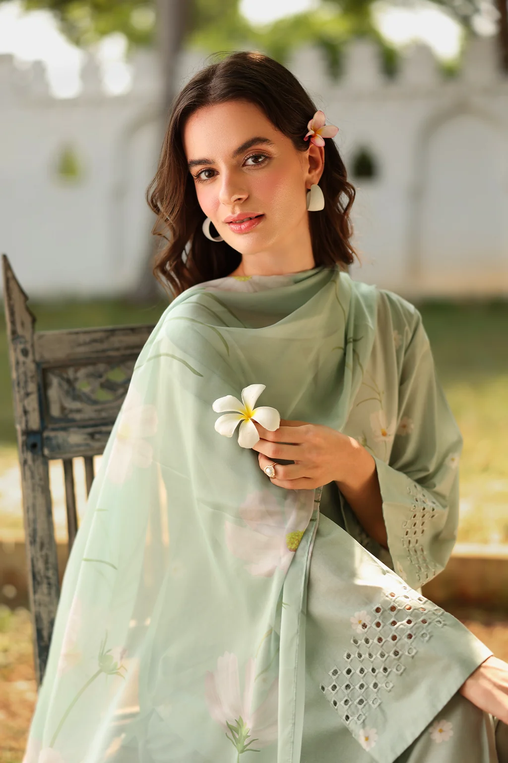 UE-530 Exclusive Lawn - Image 3