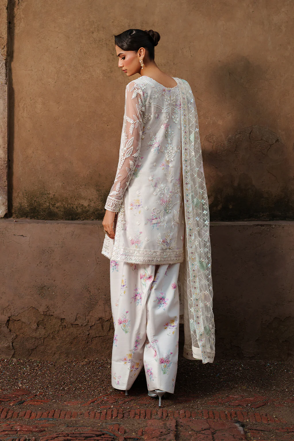 UE-534 Embroidered Net - Image 3