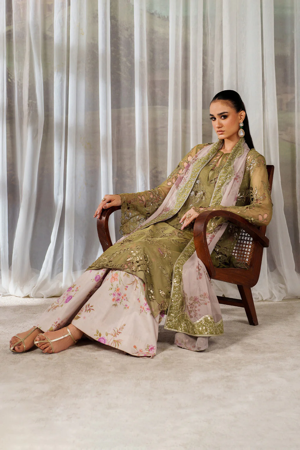 UE-543  Printed Formals - Image 9