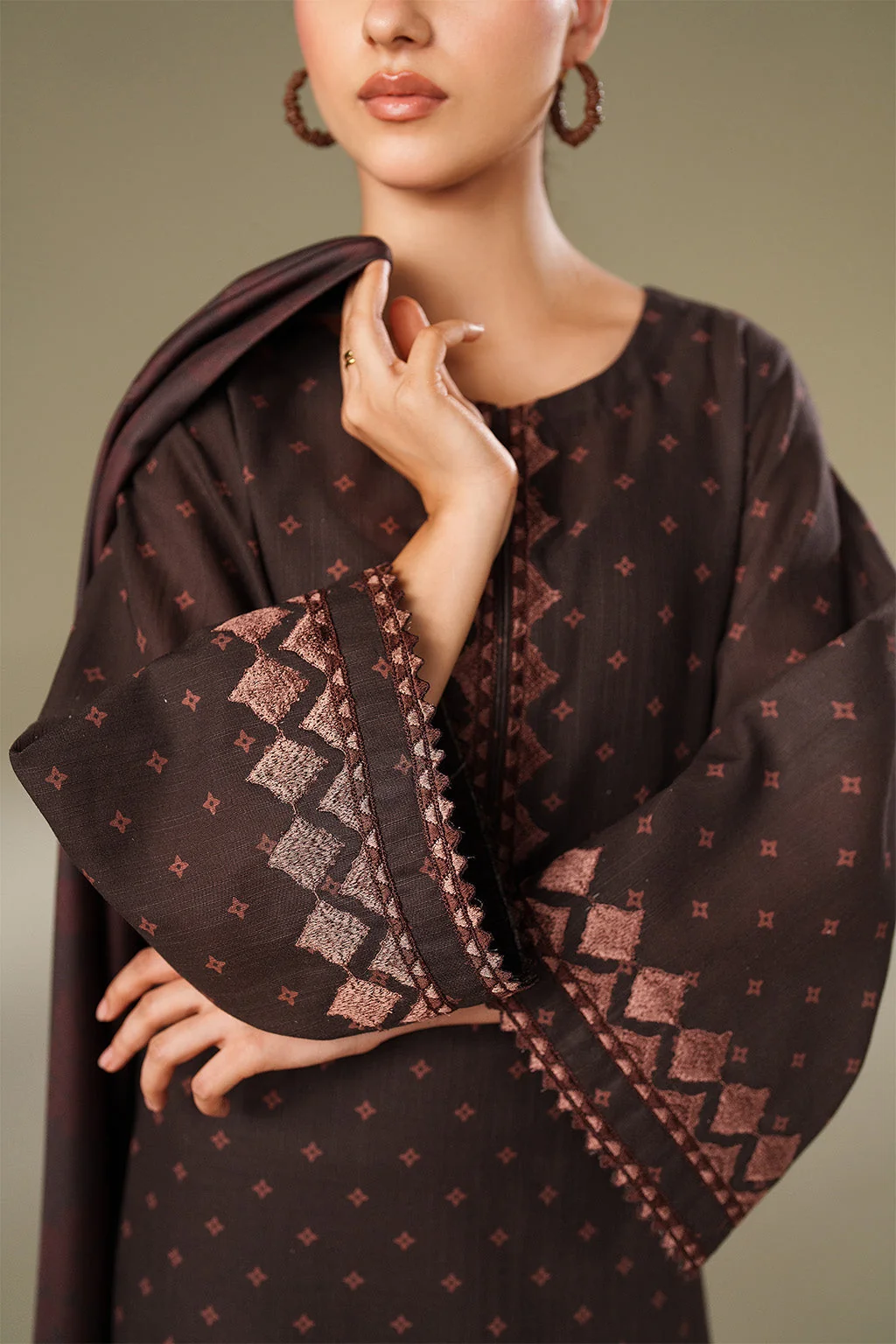 UE-559 Printed Khaddar - Image 7
