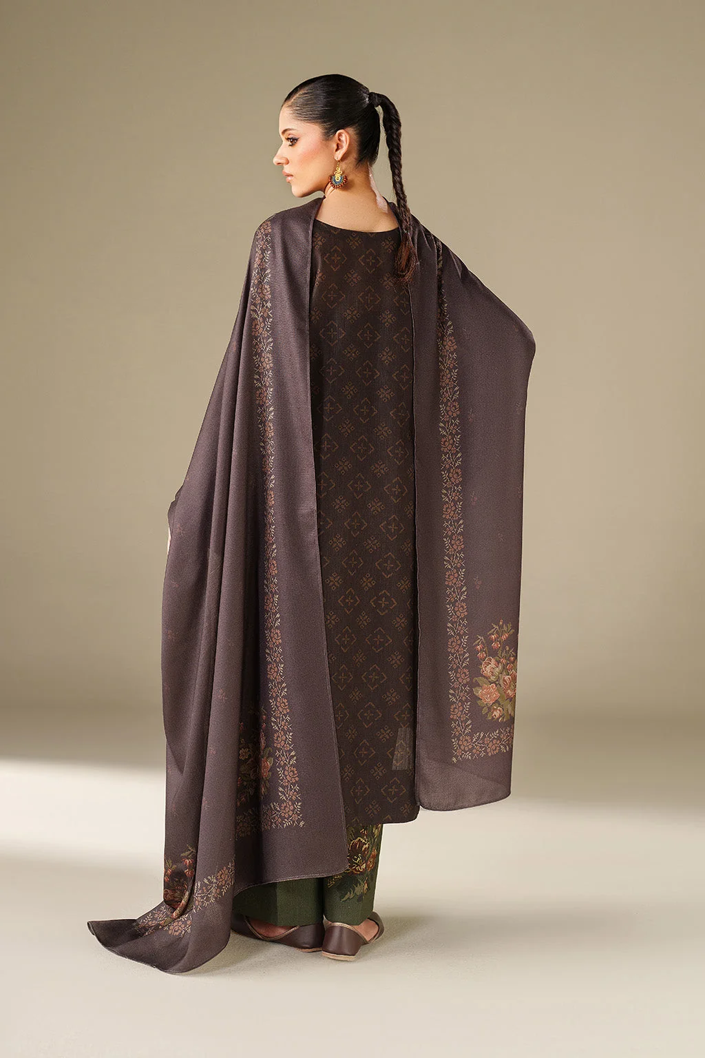 UE-564 Printed Khaddar - Image 3