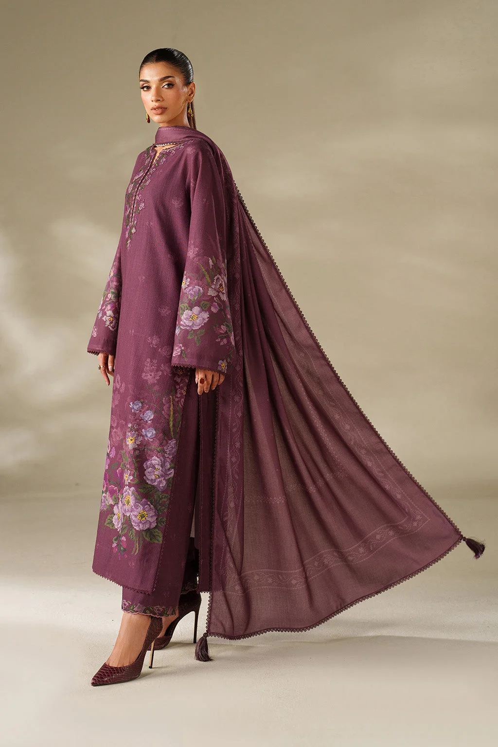 UE-566 Printed Khaddar - Image 2