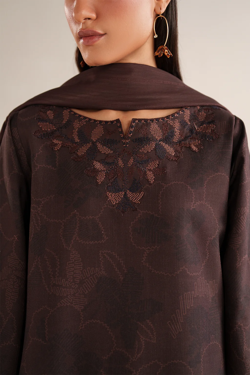 UE-574 Printed Khaddar - Image 5