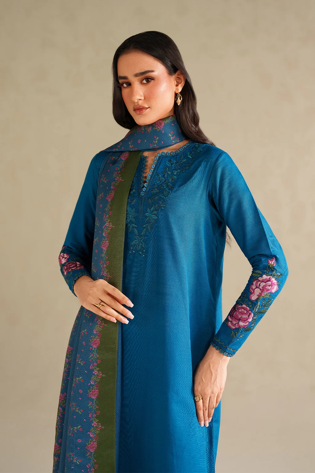 UE-577 Embroidered Khaddar - Image 8