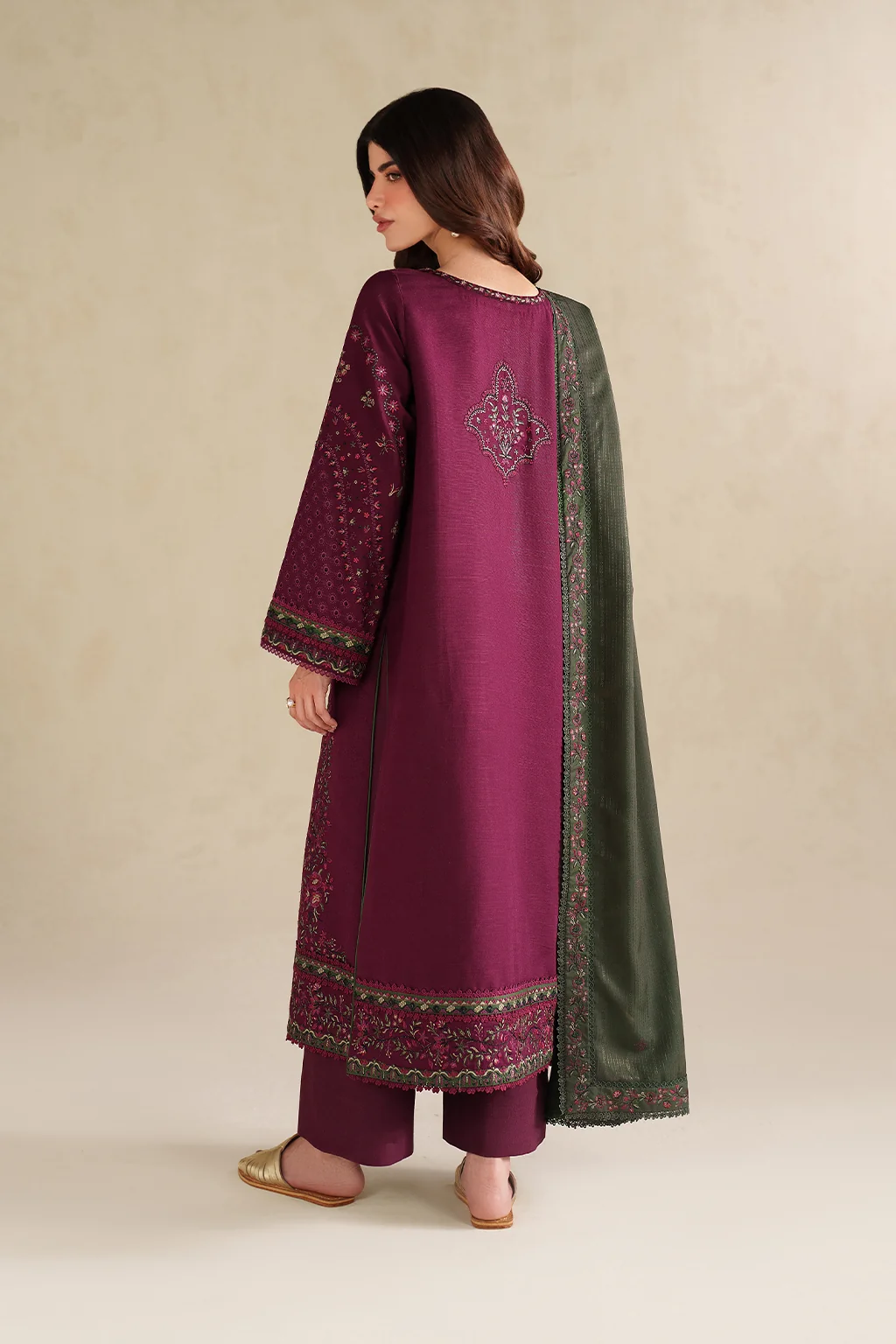 UE-579 Embroidered Khaddar - Image 7