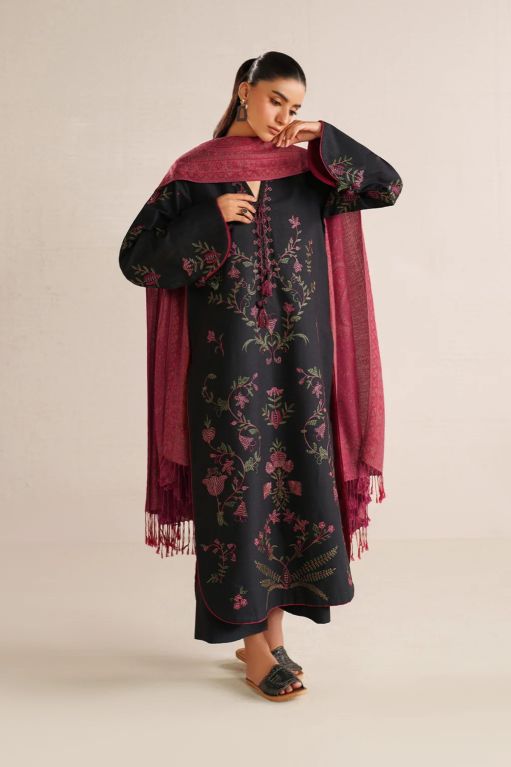 UE-582 Embroidered Khaddar - Image 2