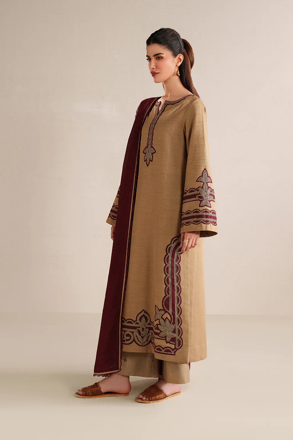 UE-583 Embroidered Khaddar - Image 7