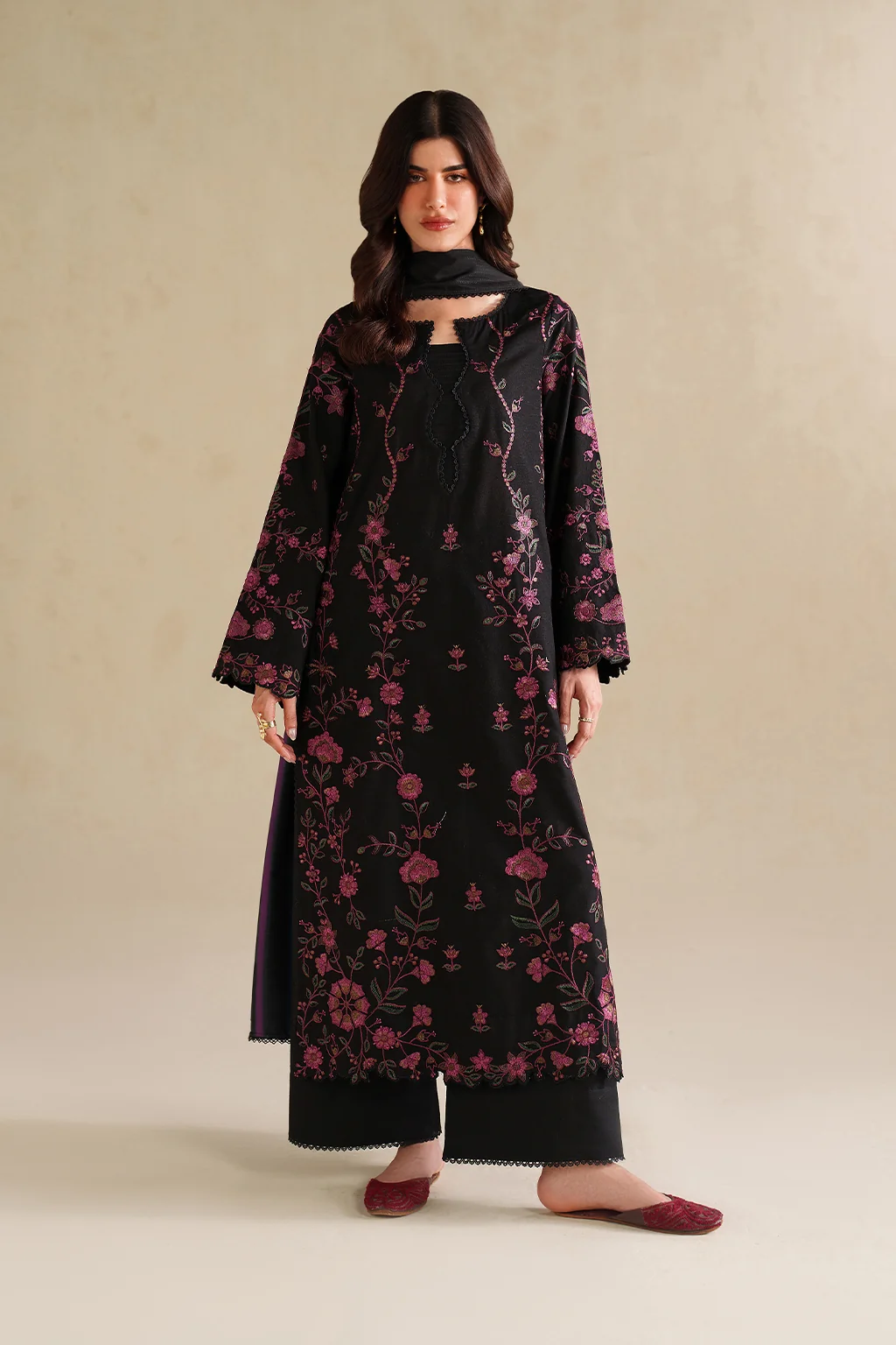 UE-585 Embroidered Khaddar - Image 3