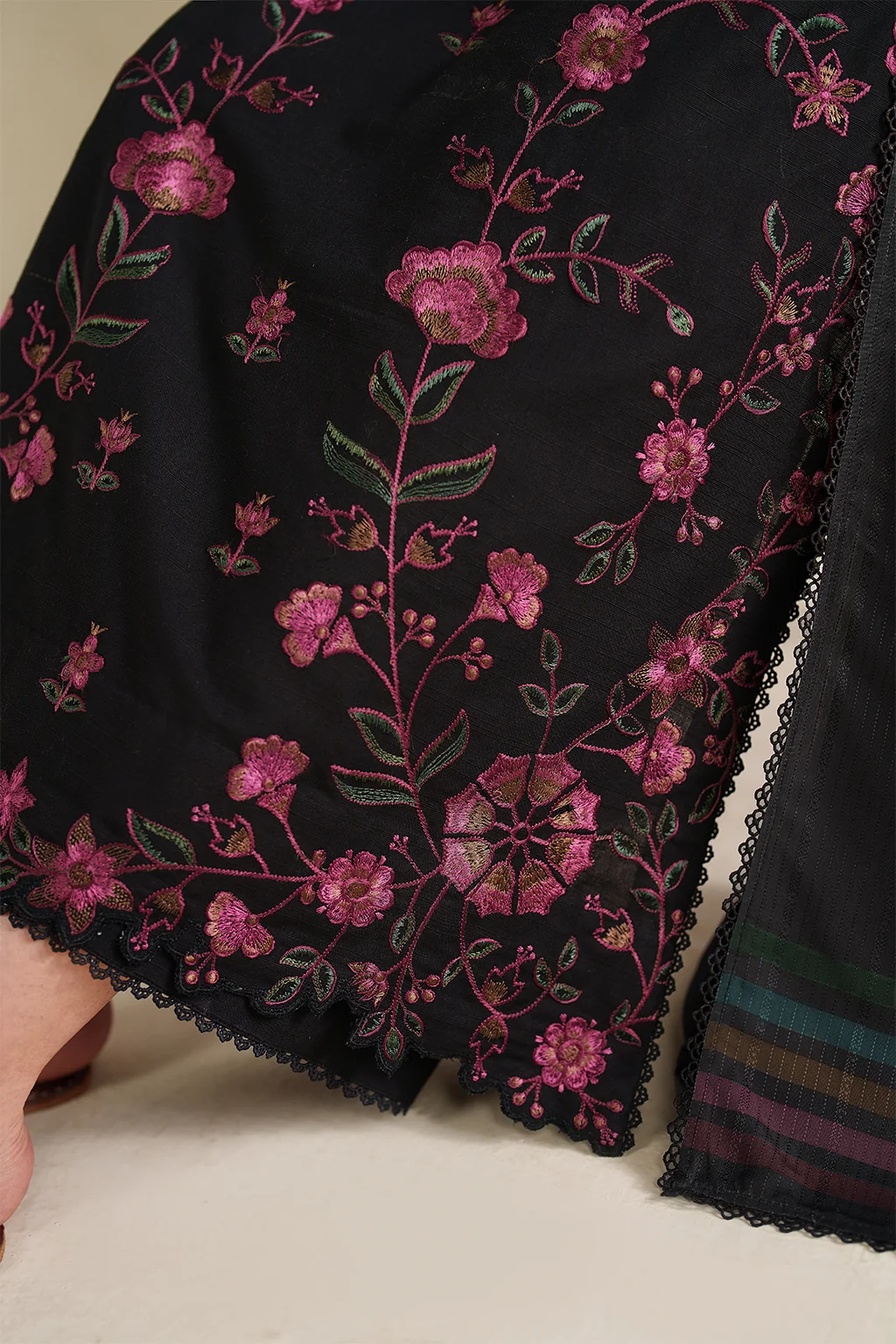 UE-585 Embroidered Khaddar - Image 6