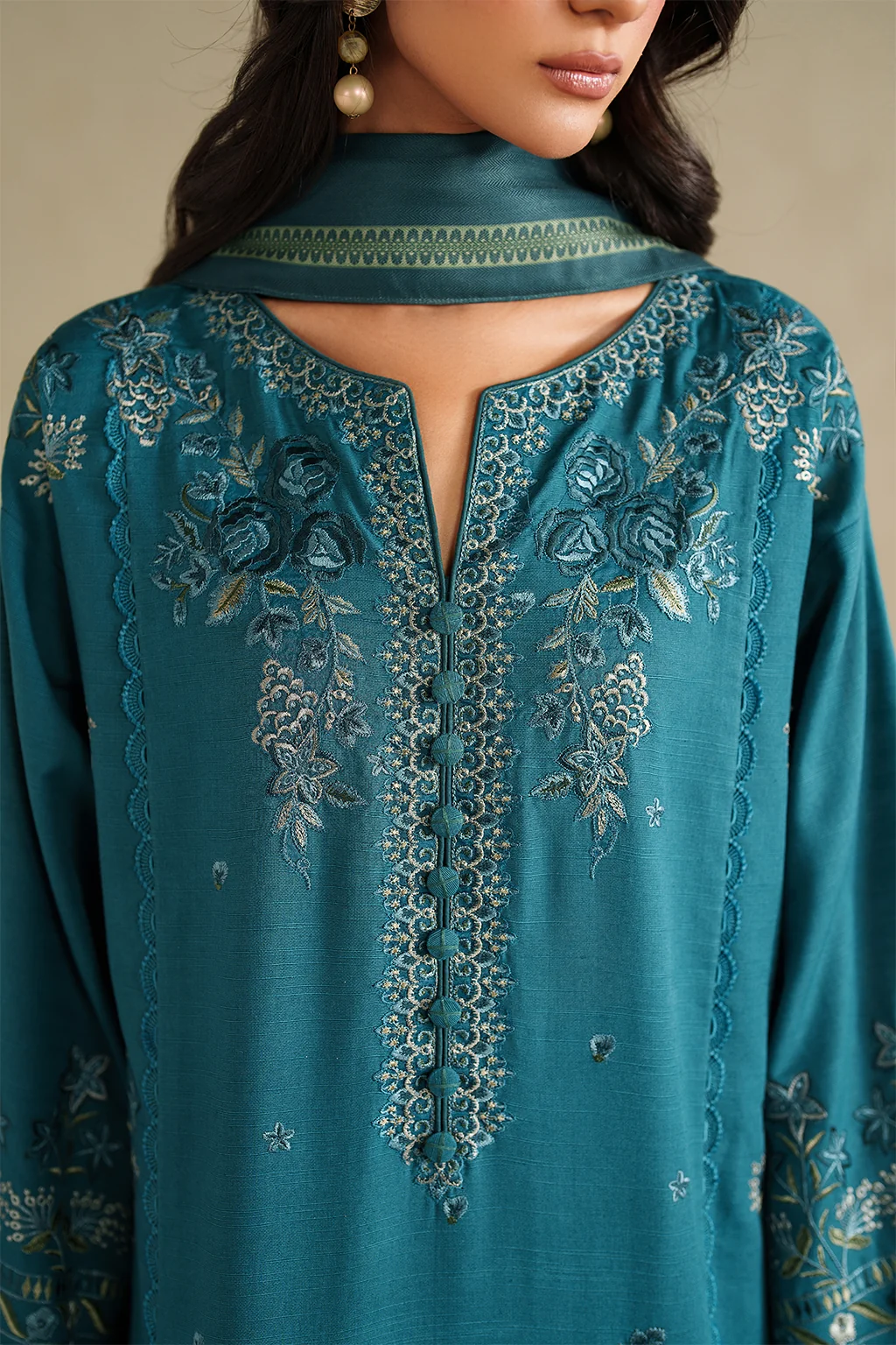 UE-587 Embroidered Khaddar - Image 7