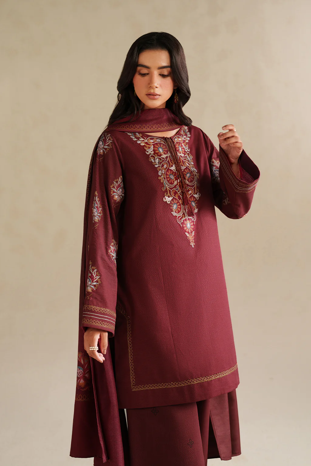UE-588 Embroidered Khaddar - Image 5
