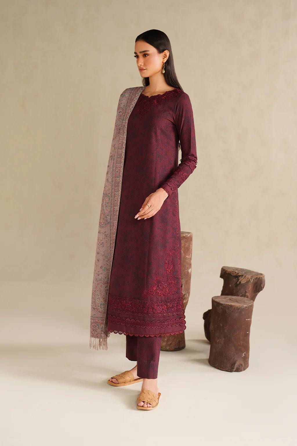 UE-590 Printed Khaddar - Image 4