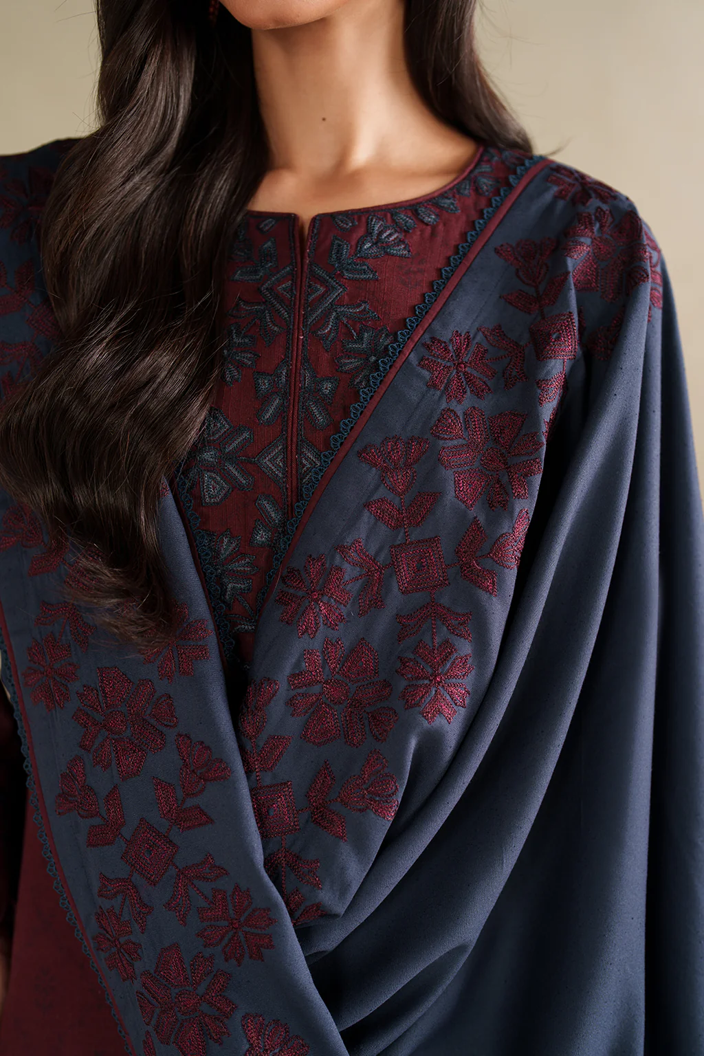 UE-592 Printed Khaddar - Image 7