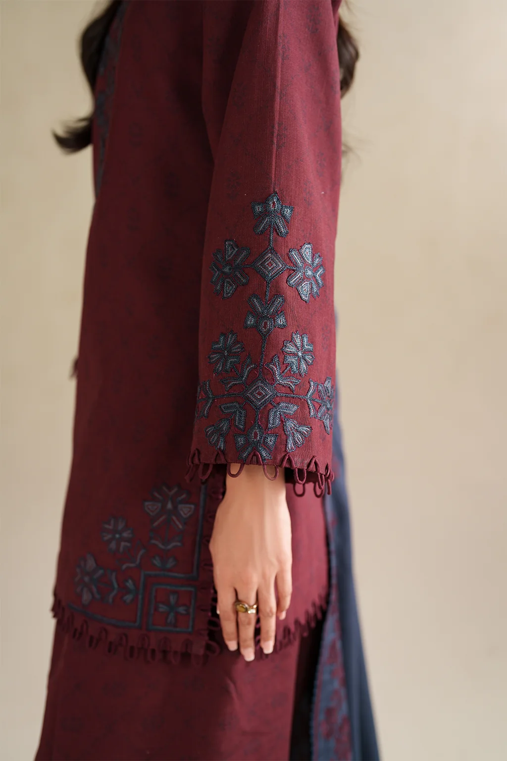 UE-592 Printed Khaddar - Image 2