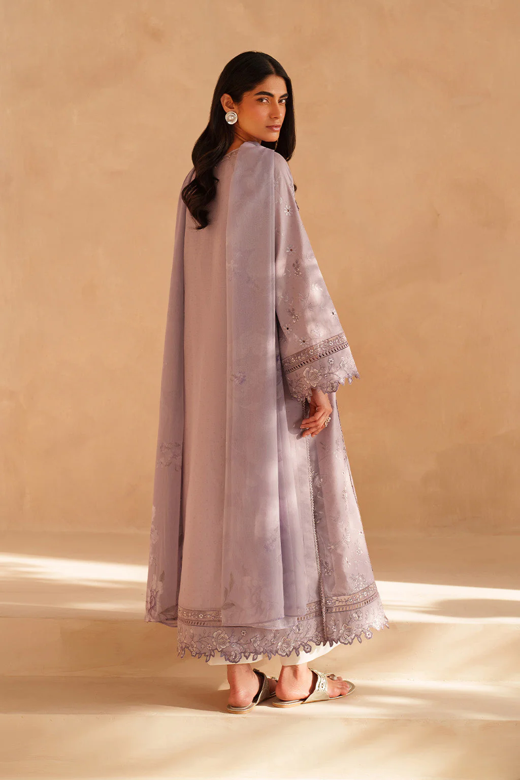 UE-601 Embroidered Lawn - Image 2