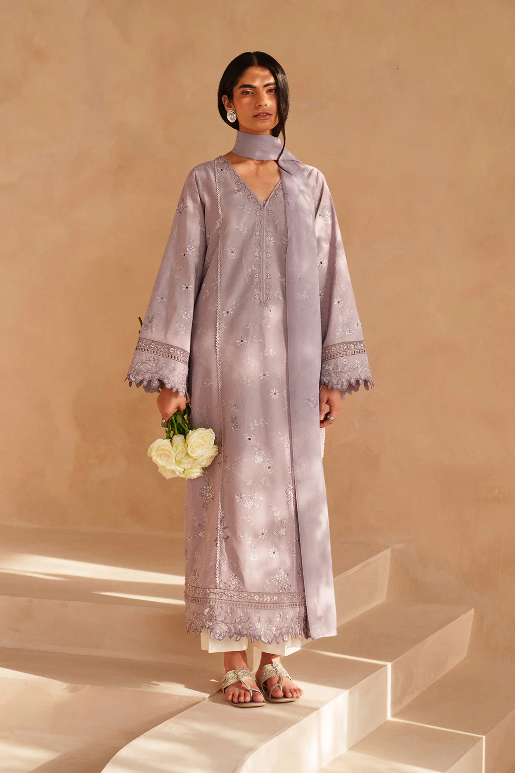 UE-601 Embroidered Lawn - Image 4