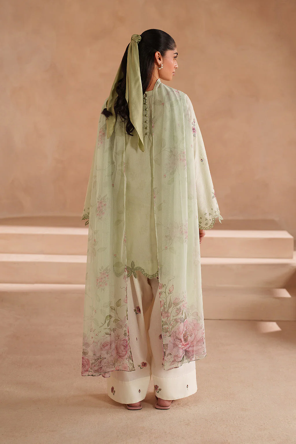 UE-606  Embroidered Lawn - Image 5