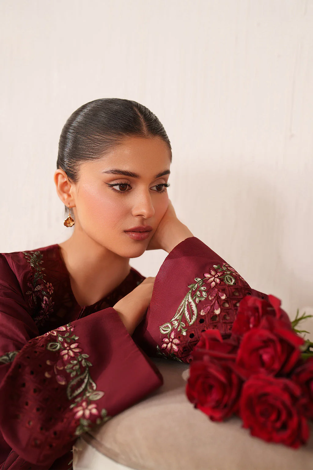 UE-610 Embroidered Lawn - Image 5