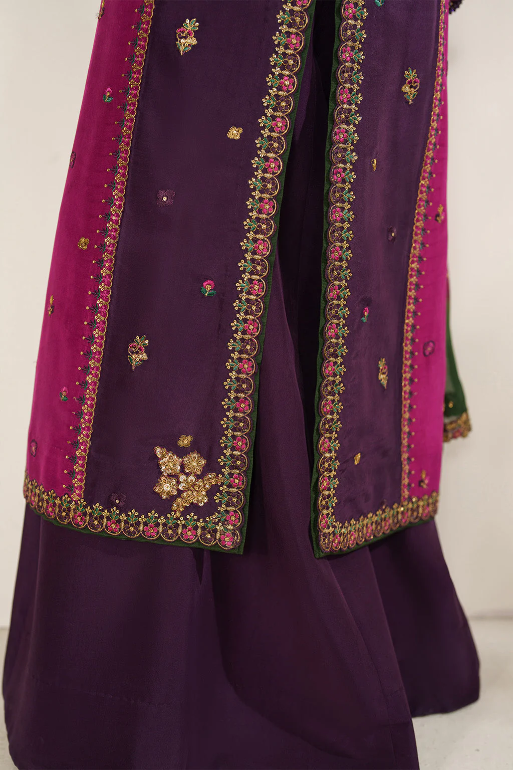UE-611  Embroidered  Ramen Silk - Image 8