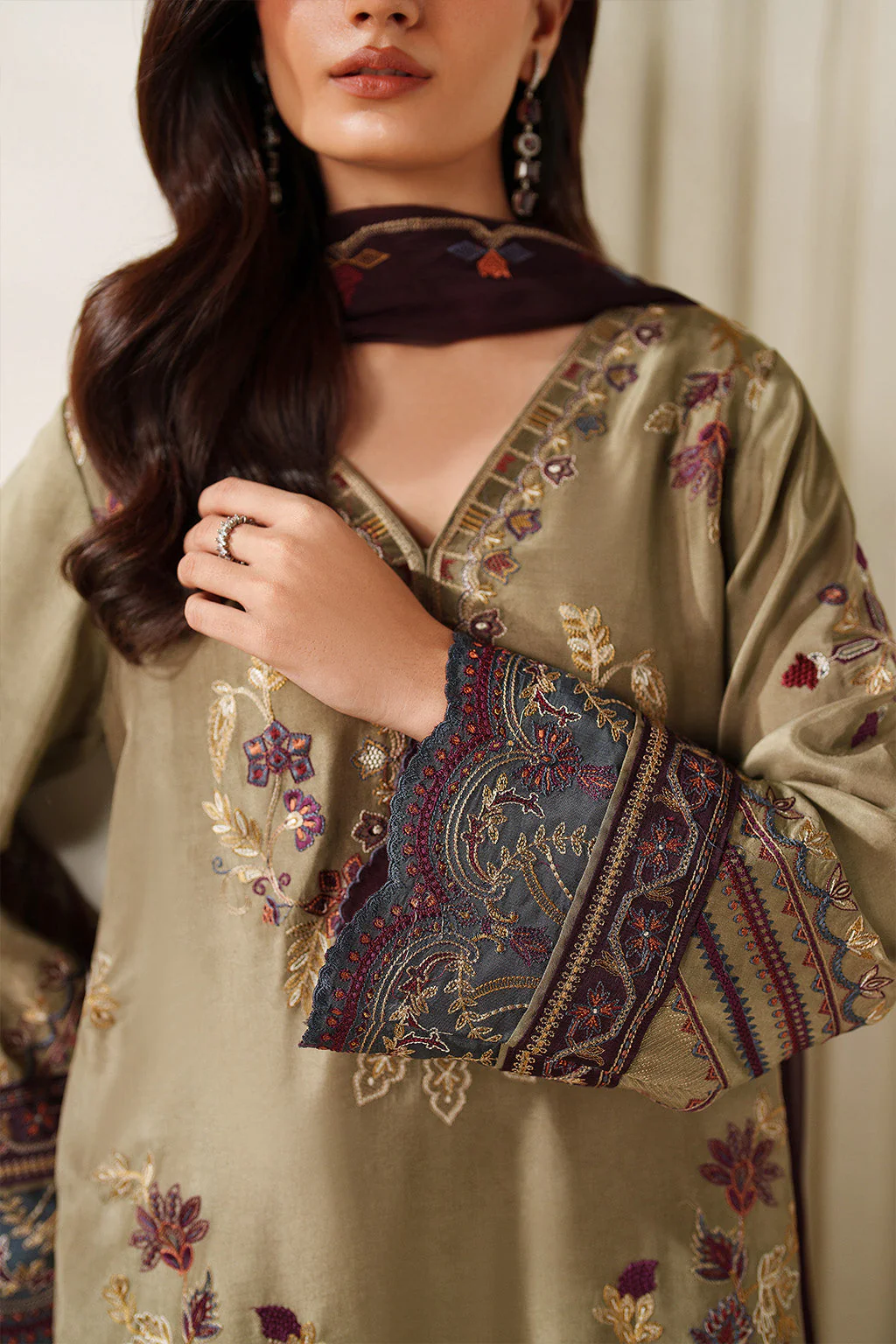 UE-614 Embroidered Ramen Silk - Image 4