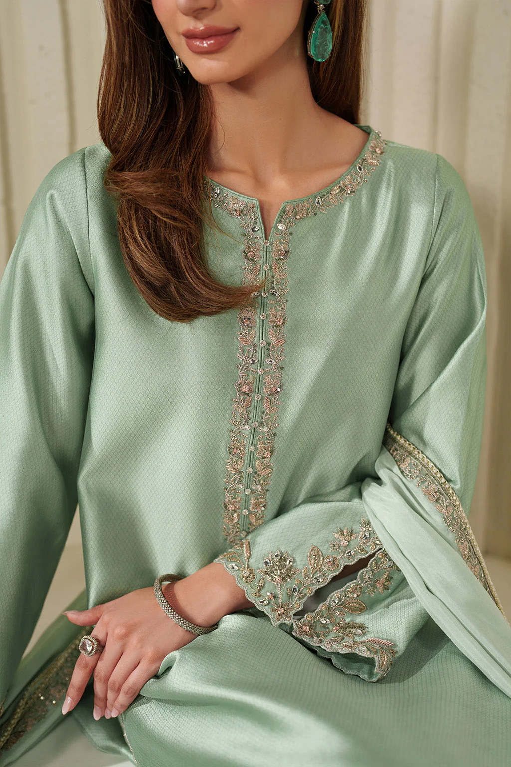 UE-615 Textured Silk - Image 4