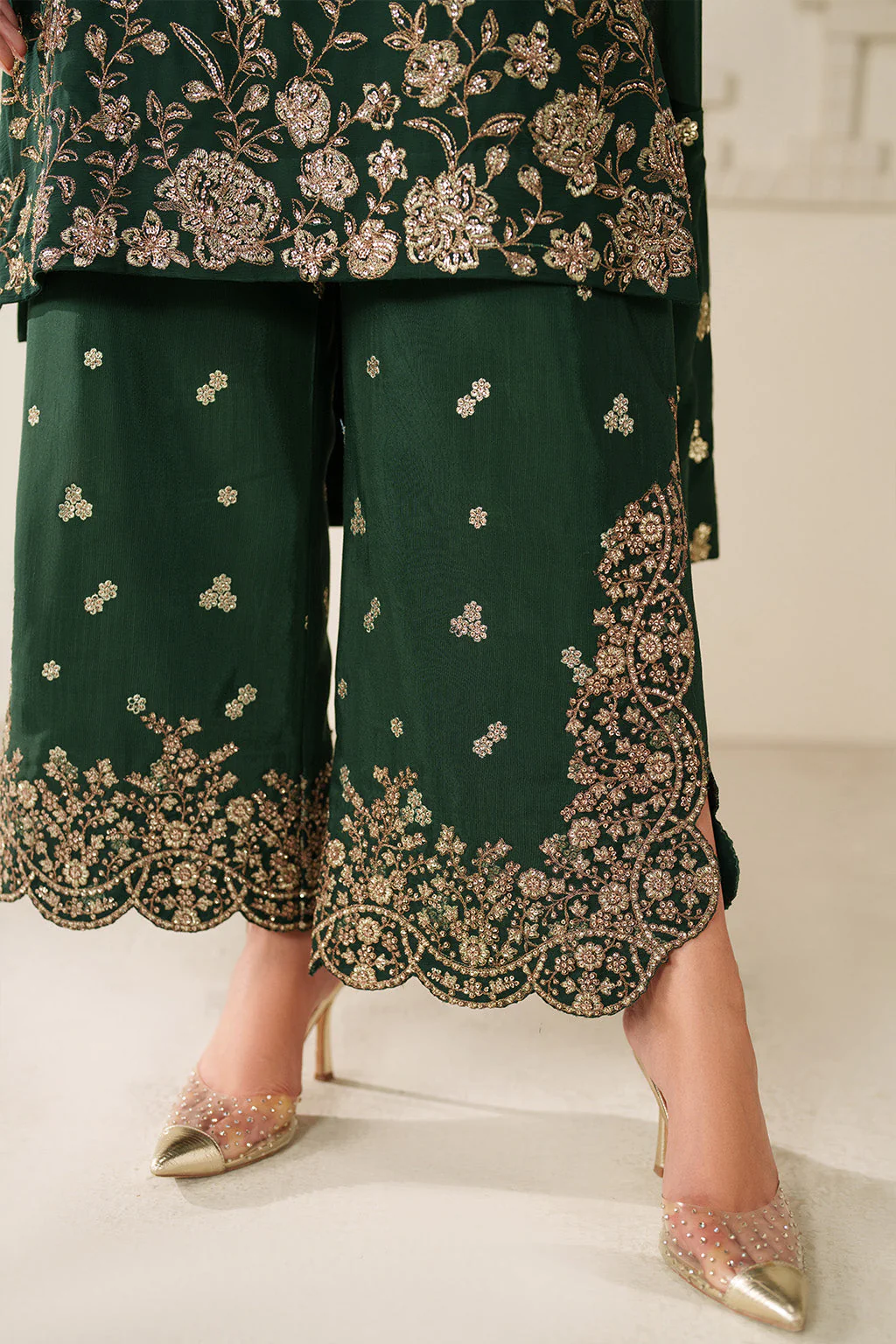 UE-619  Embroidered Chiffon - Image 4