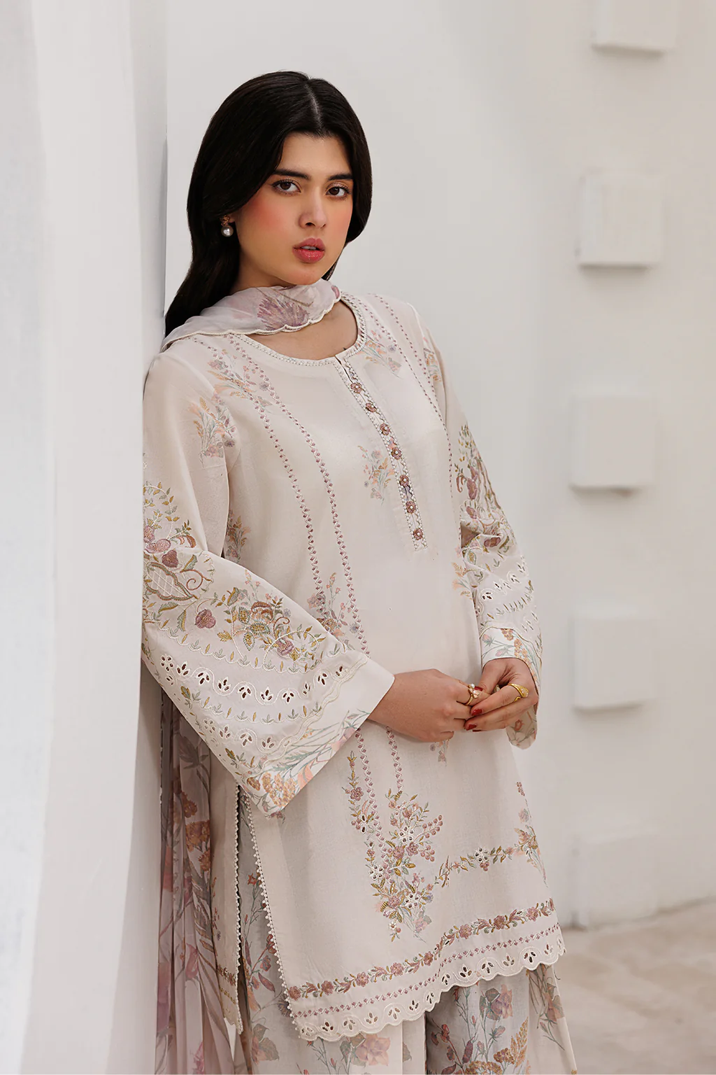 UE-631 Printed Lawn - Image 2