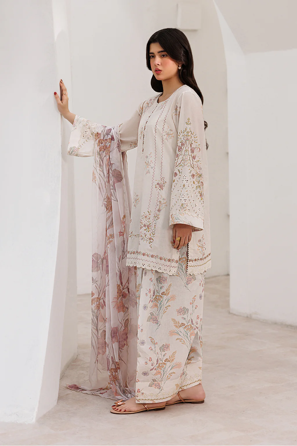 UE-631 Printed Lawn - Image 4
