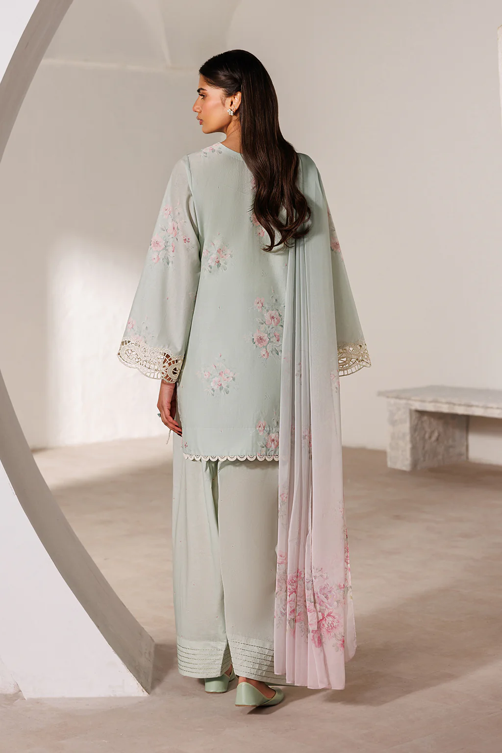 UE-633 Printed Lawn - Image 3