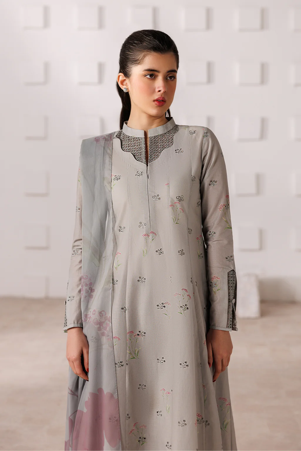 UE-634 Printed Lawn - Image 2