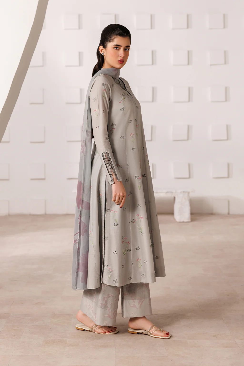 UE-634 Printed Lawn - Image 4
