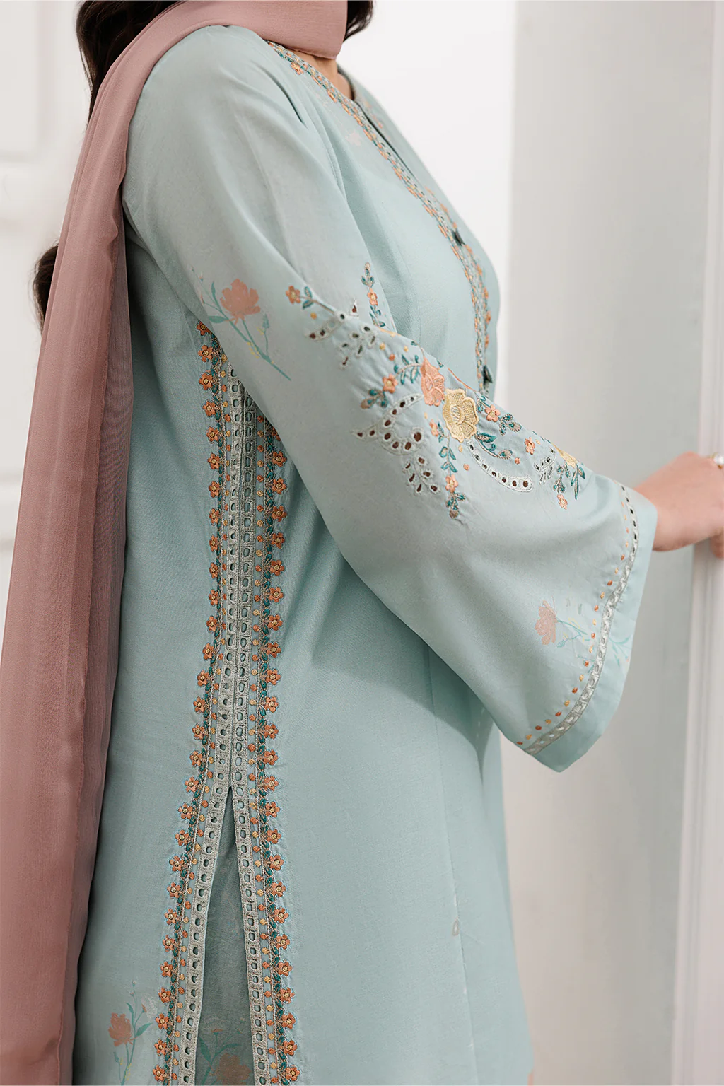 UE-636 Printed Lawn - Image 6