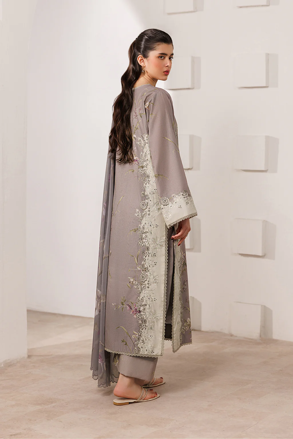 UE-638 Printed Lawn - Image 3