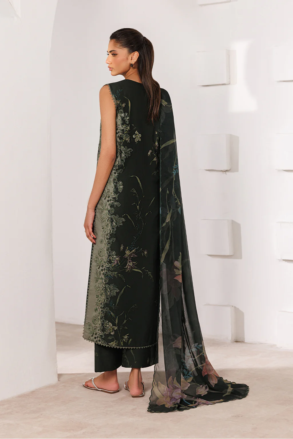 UE-639 Printed Lawn - Image 3
