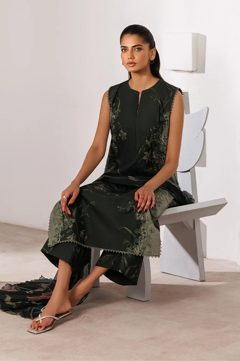 UE-639 Printed Lawn - Image 4