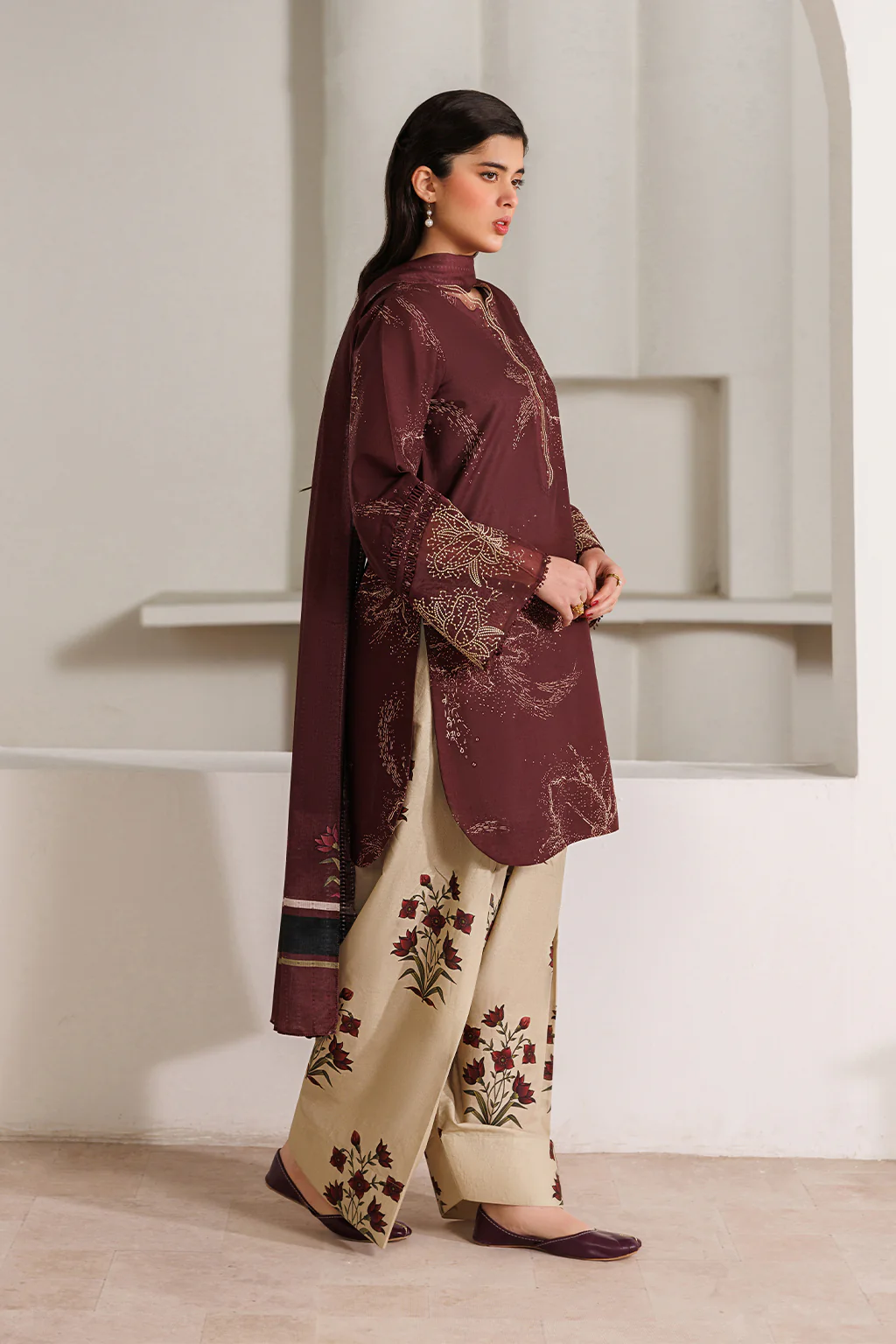 UE-642 Printed Lawn - Image 5