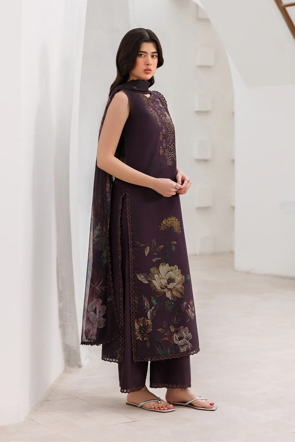 UE-646 Printed Lawn - Image 5